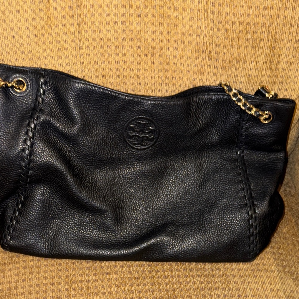 Authentic Tory Burch Black pebble Leather Shoulder Bag EUC with dust bag